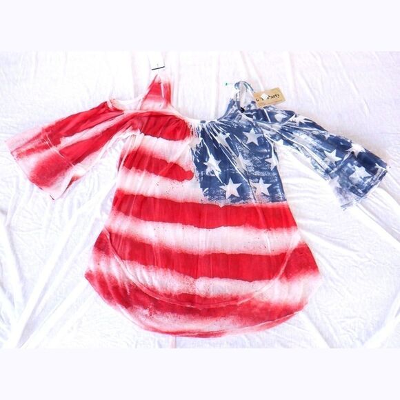 NWT Patriotic Flag design fluttery top - Picture 2 of 2